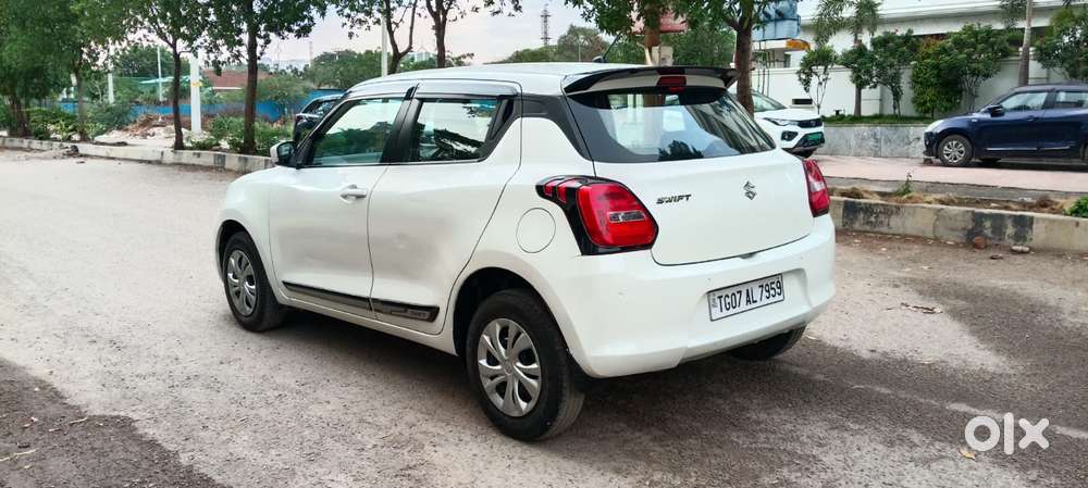 Maruti Suzuki Swift Vxi + Manual, 2023, Petrol