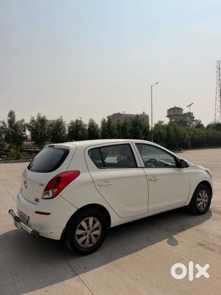 Hyundai I20 Sportz 1.4 Crdi 6 Speed Bs-iv, 2014, Diesel