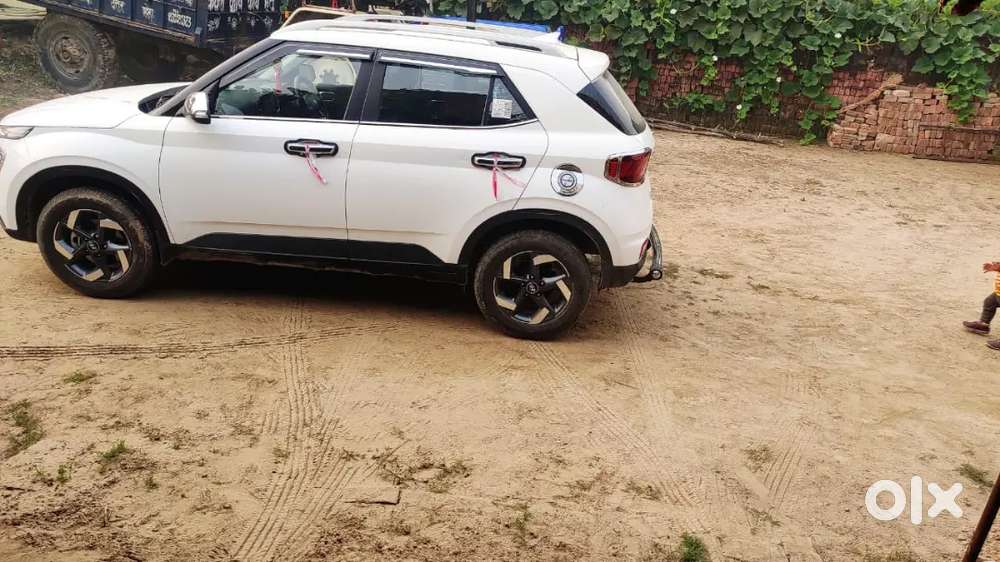 Hyundai Venue Petrol Manual 2021