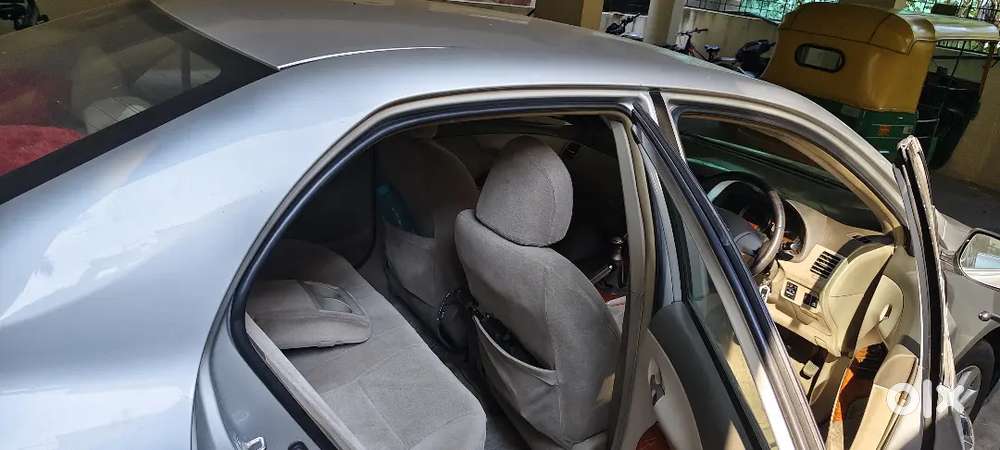 Toyota Corolla Altis 1.8 G, Petrol 2010 Silver Car
