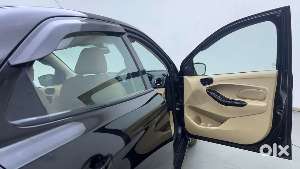 Ford Figo Aspire Titanium, 2017, Petrol