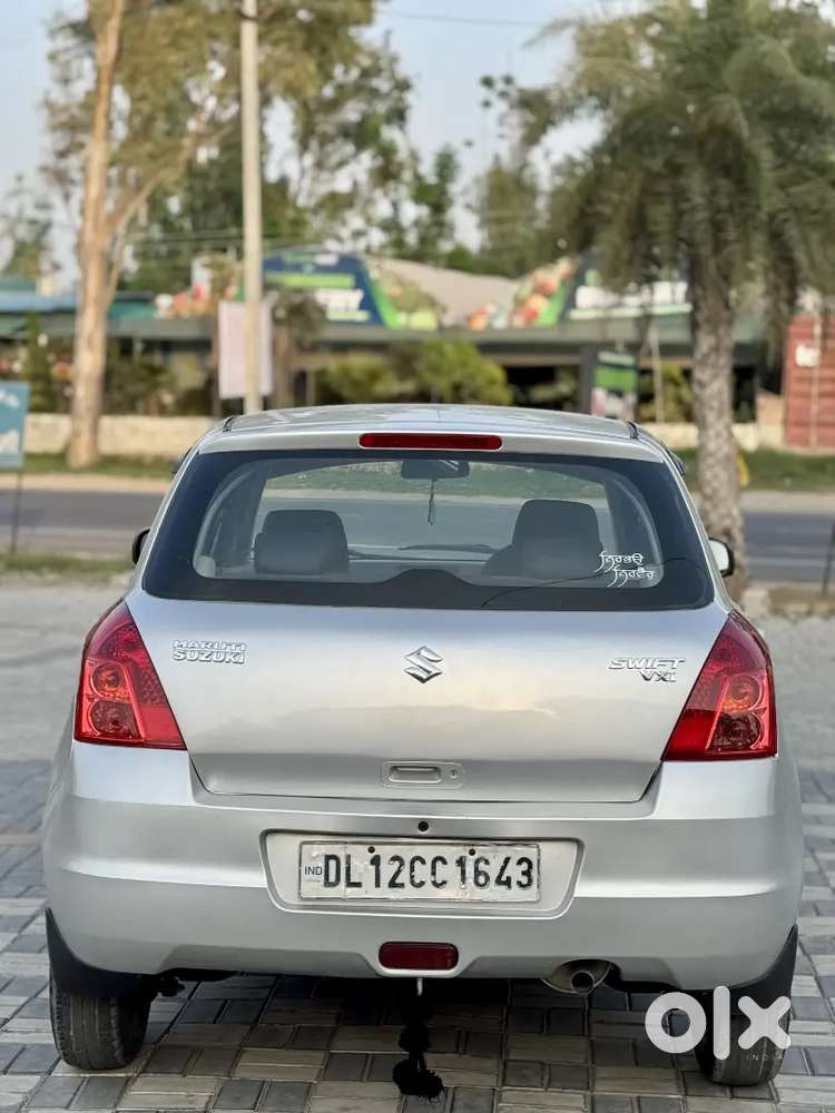 Maruti Suzuki Swift 2011 Bs4  M