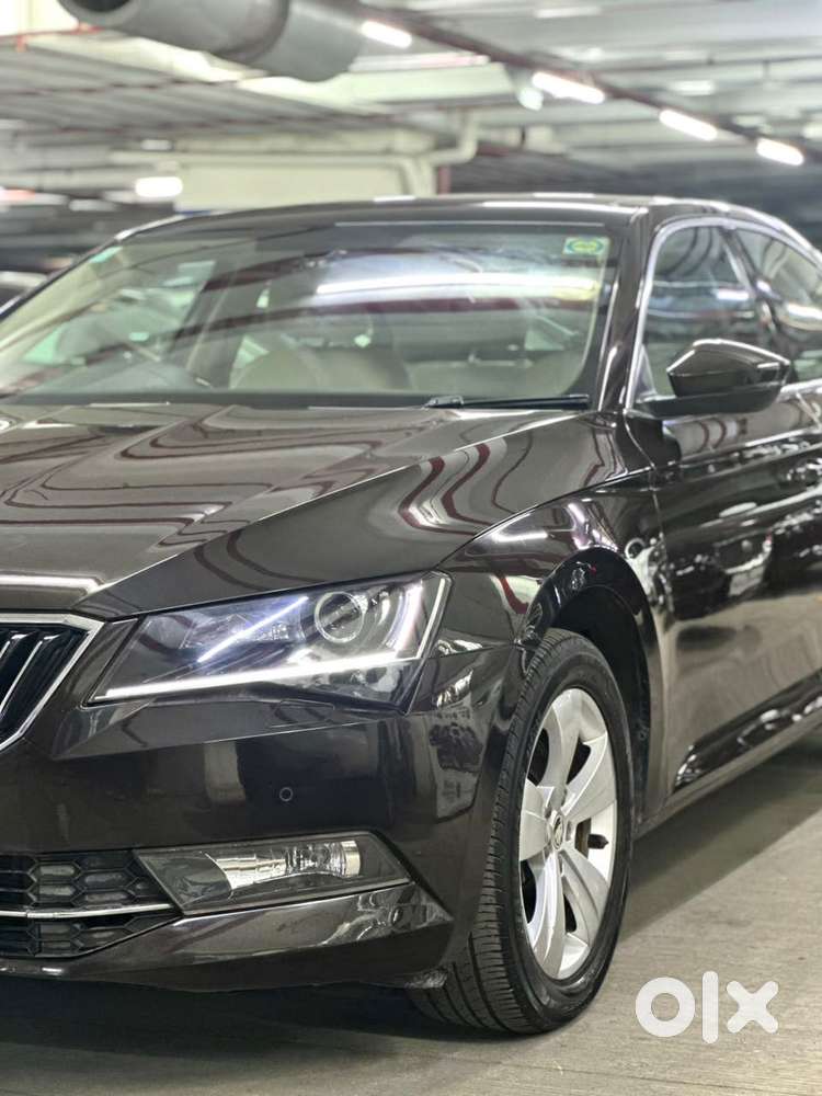 Skoda Superb Style 1.8 Tsi At, 2019, Petrol