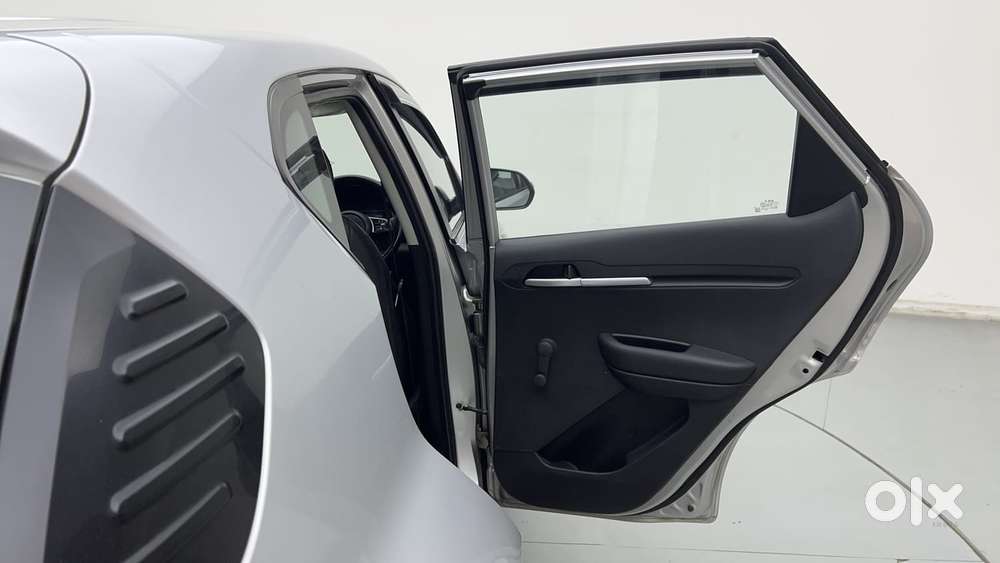 Kia Sonet Hte G, 2023, Petrol