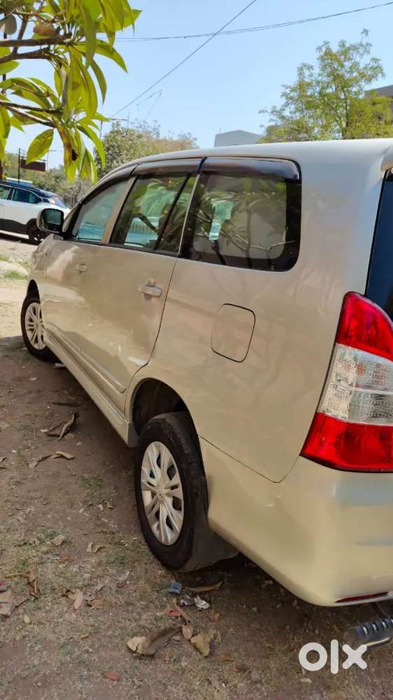 Toyota Innova Hycross 2.0 2015
