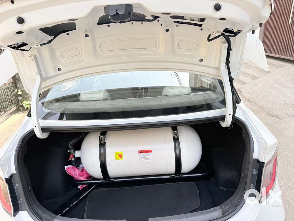 Hyundai Aura Sx 1.2 Cng, 2022, Electric
