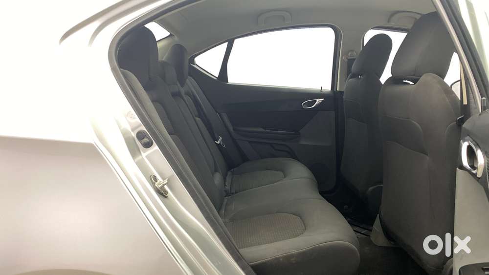 Tata Tigor Xza, 2018, Petrol