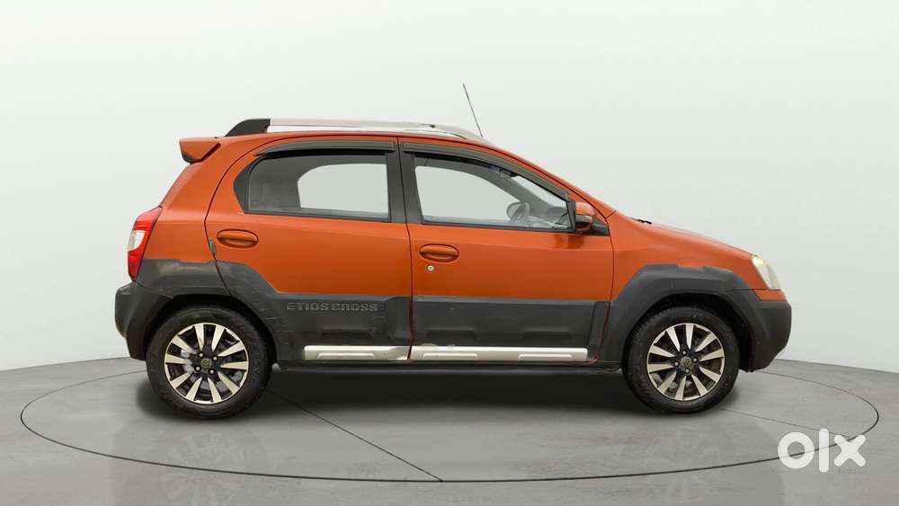 Toyota Etios Cross 1.2 G, 2014, Petrol