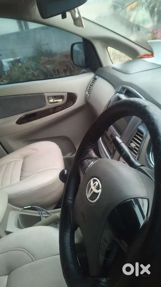 Toyota Innova 2012 Diesel 270000 Km Driven