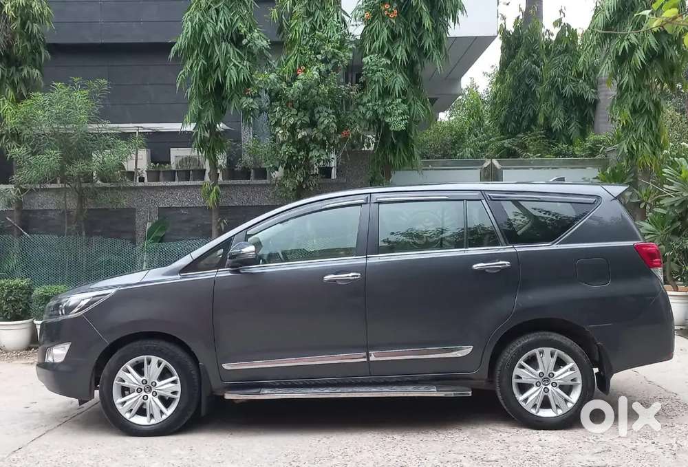Toyota Innova Crysta 2.8 Zx Automatic Top Model