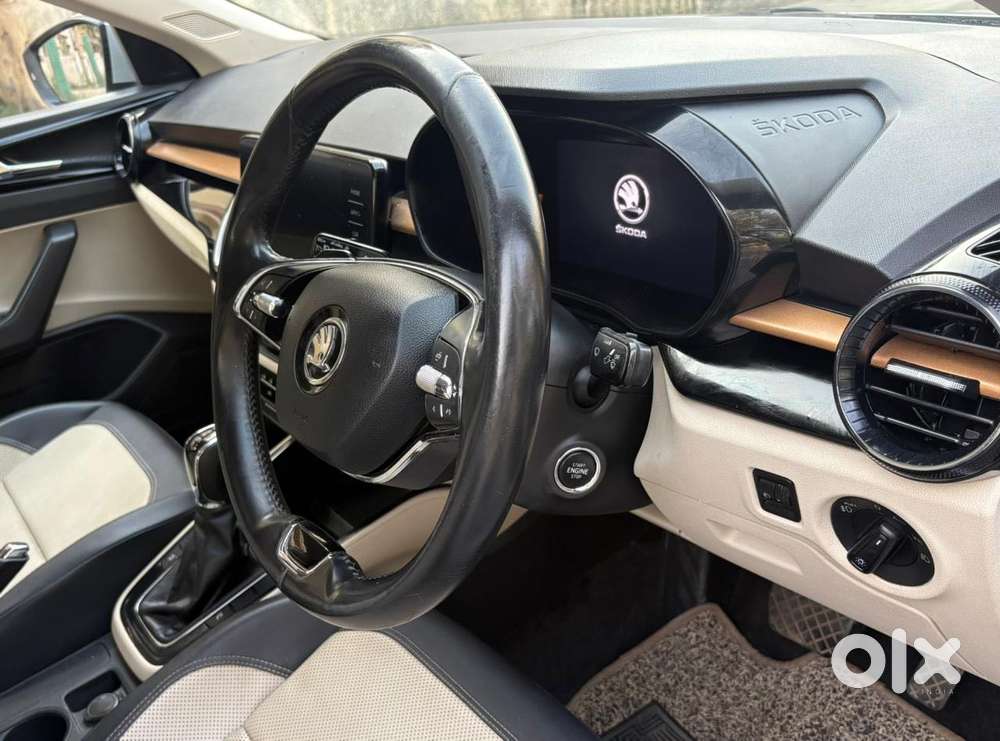 Skoda Slavia Style 1.0l Tsi At, 2022, Petrol