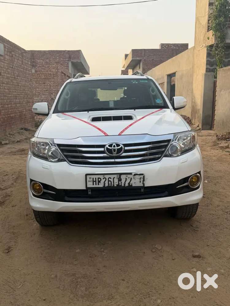 Toyota Fortuner 2015 Diesel 98000 Km Driven