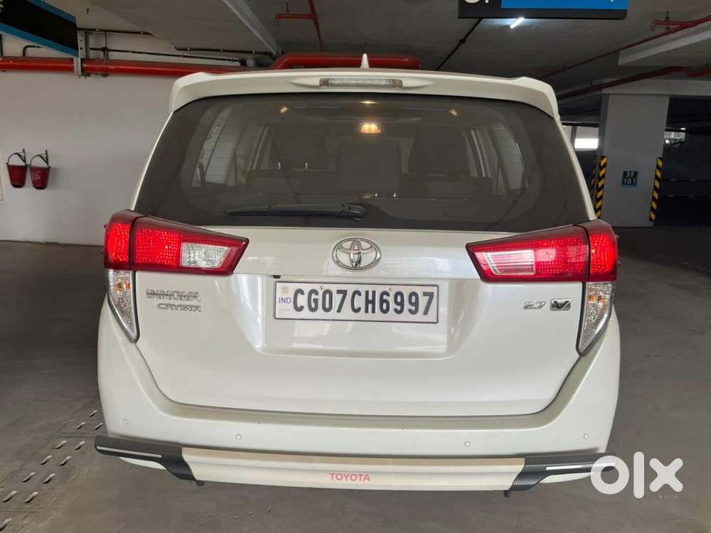 Toyota Innova Crysta 2022 Petrol 26600 Km Driven
