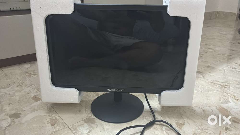Moniter size 19 inchs brand new