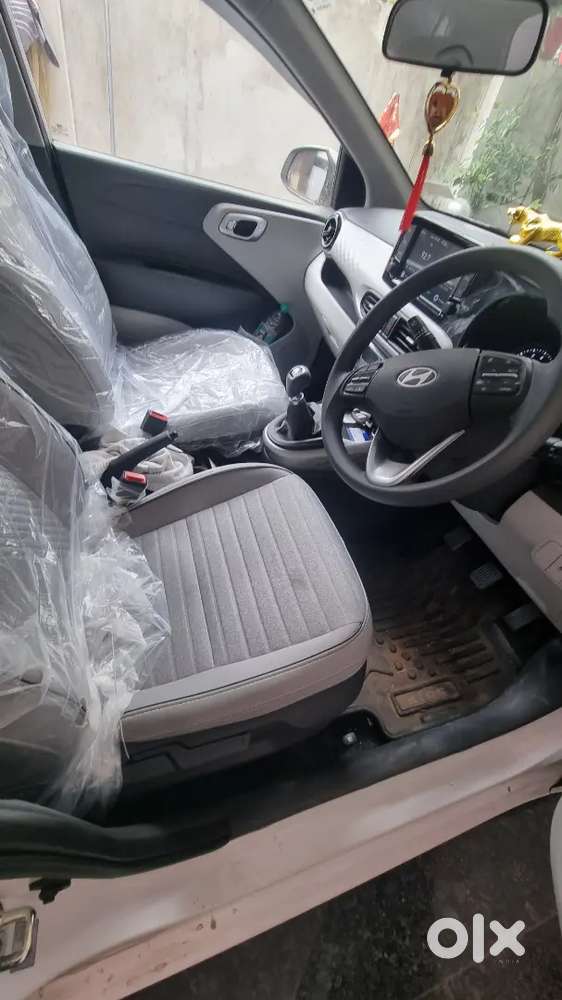 Grand I10 Sports Optional, Drive 1965km Only
