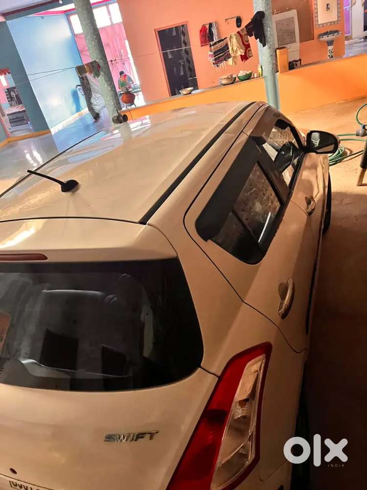 Maruti Suzuki Swift 2015 Diesel 105200 Km Driven
