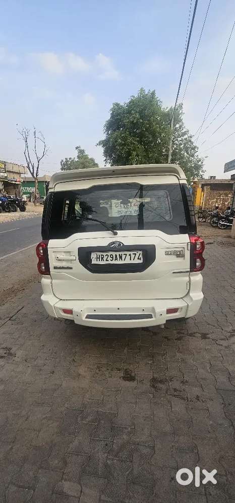 Mahindra Scorpio 1.99 Hybrid 2016