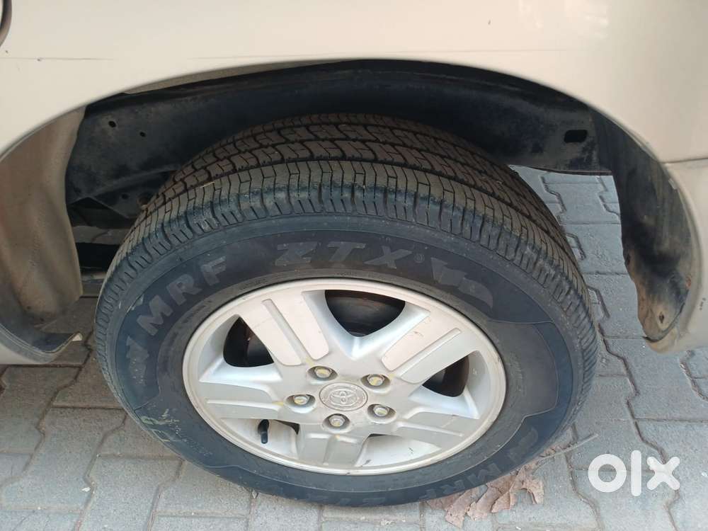 Toyota Innova Crysta 2.7 V, 2006, Petrol