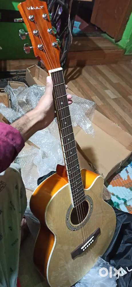 Guitar New Vault EA20