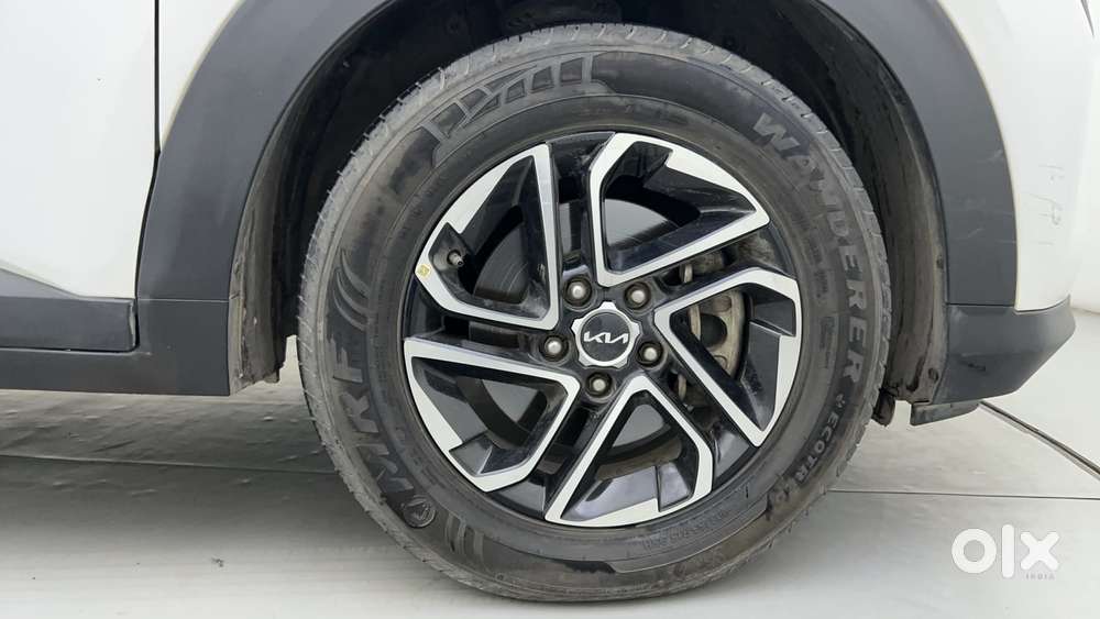 Kia Carens 1.4 Luxury Plus Dct 7 Str, 2022, Petrol