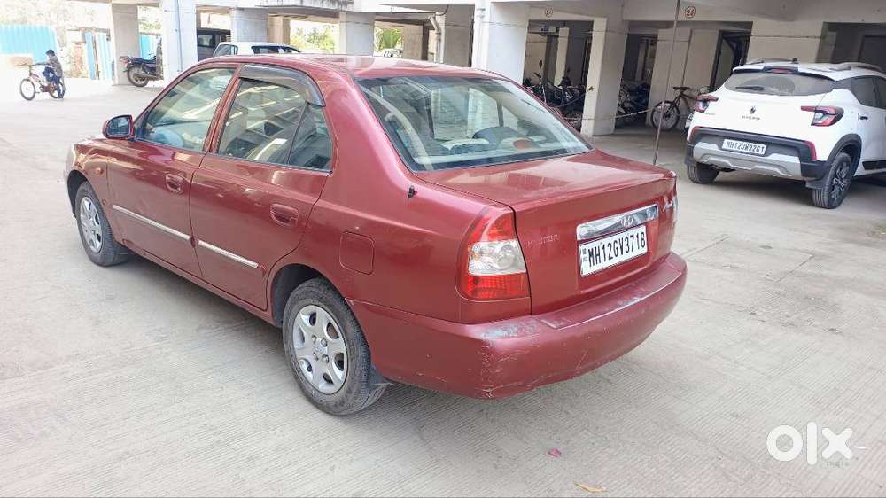 Hyundai Accent 2011 Red