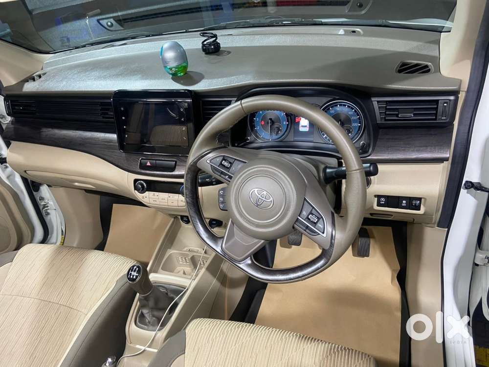 Toyota Rumion V Petrol 2025