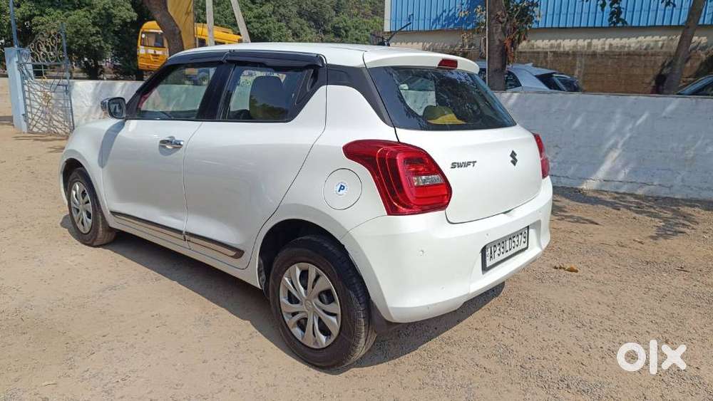 Maruti Suzuki Swift Vxi + Manual, 2021, Petrol