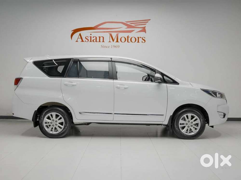 Toyota Innova Crysta 2.4 G Mt 8s, 2023, Diesel
