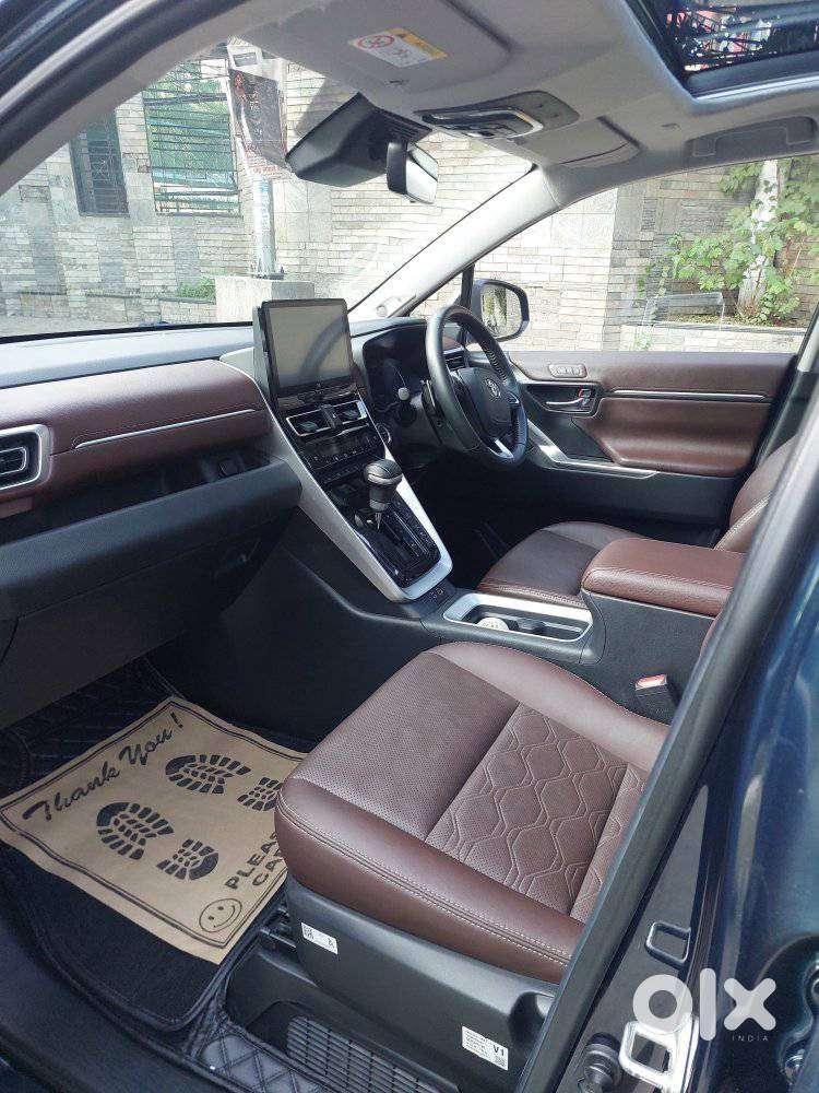 Toyota Innova Hycross 2.0 Zx Hybrid 7 Str, 2024, Cng & Hybrids