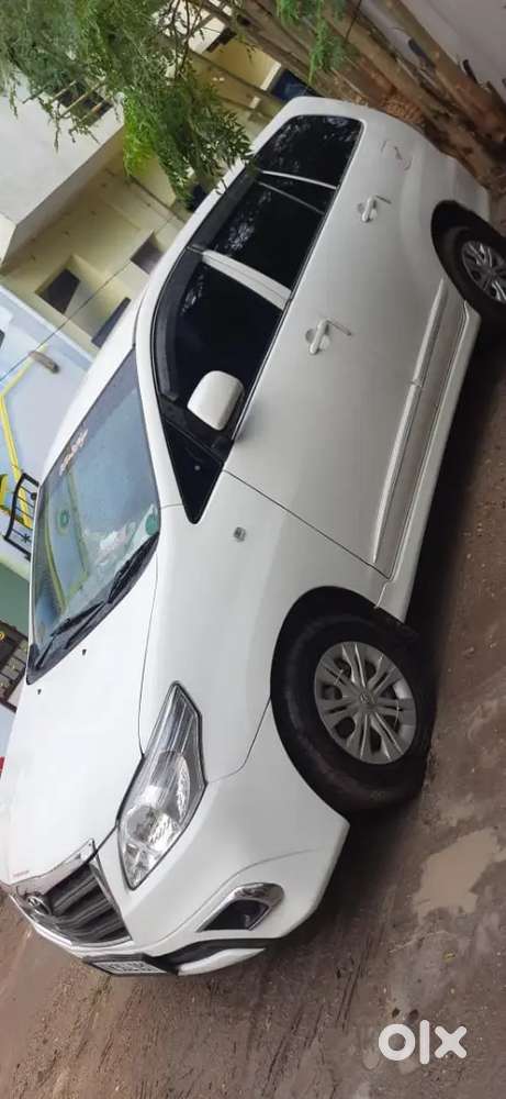 Toyota Innova 2014