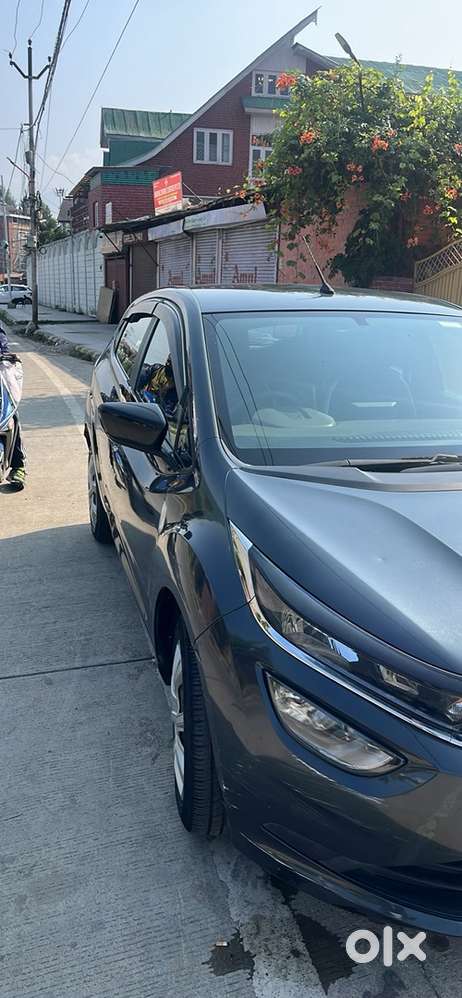Tata Altroz Petrol 2020