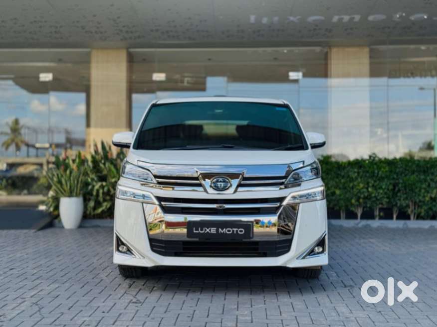 Toyota Vellfire Vip – Executive Lounge, 2022, Petrol