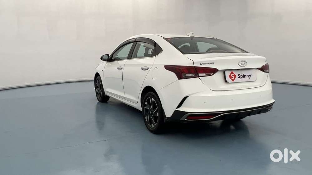 Hyundai Verna 1.5 Sx (o) Vtvt Ivt, 2022, Petrol