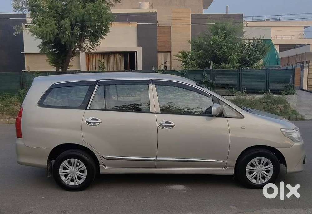 Toyota Innova 2.5 G (diesel) 7 Seater Bs Iv, 2014, Diesel