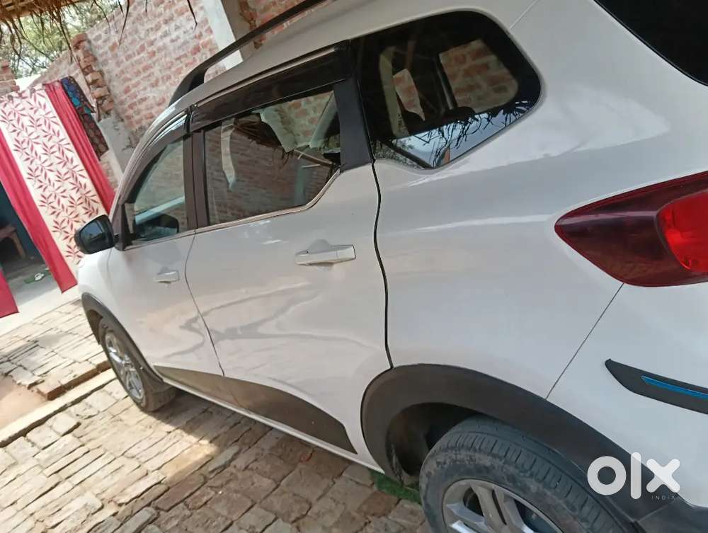 2022 Renault Triber 1.0 Rxz Amt Dual Tone