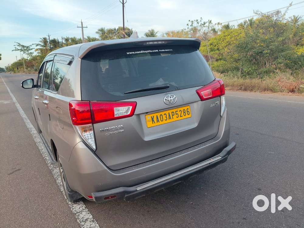 Toyota Innova Crysta 2025