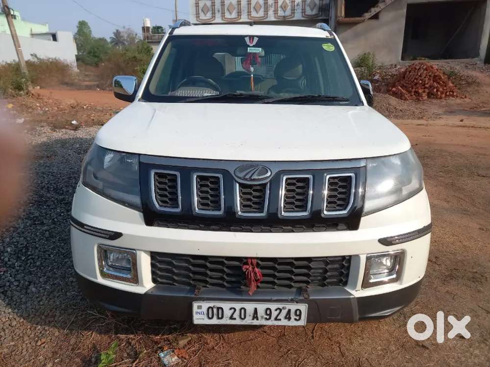 Mahindra Tuv 300 2019 Dual Tone
