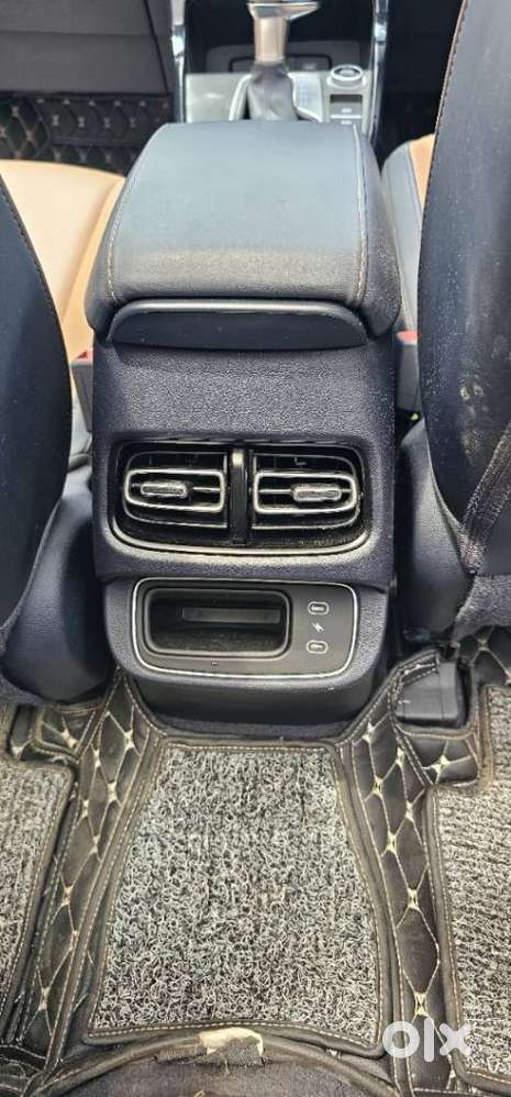 Hyundai Alcazar Signature 1.5 Petrol Dct 6str, 2024, Petrol
