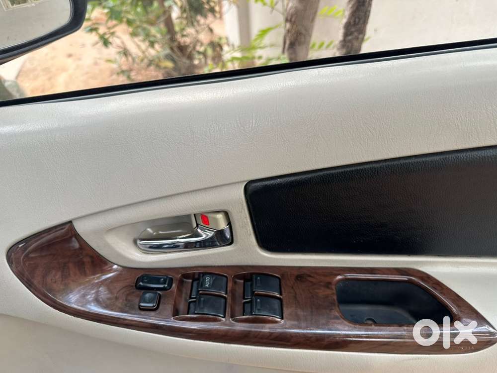 Toyota Innova 2012 Diesel Well Maintained