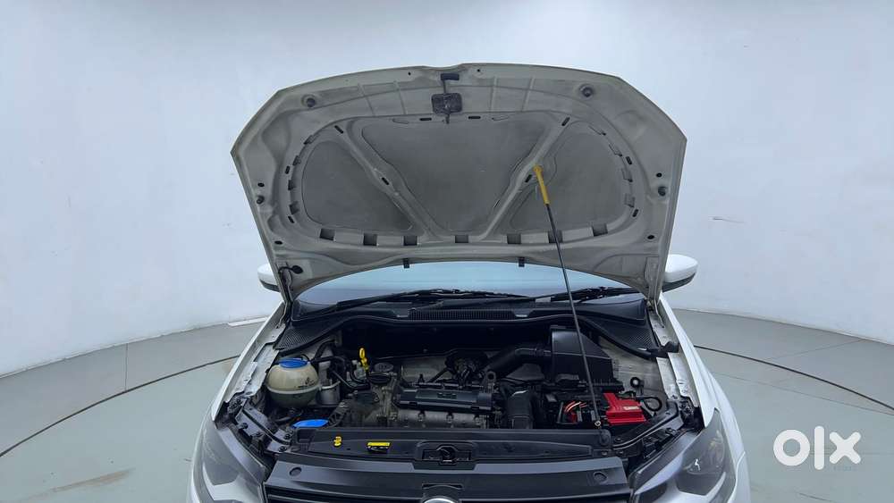 Volkswagen Polo Petrol Highline 1.2l, 2016, Petrol