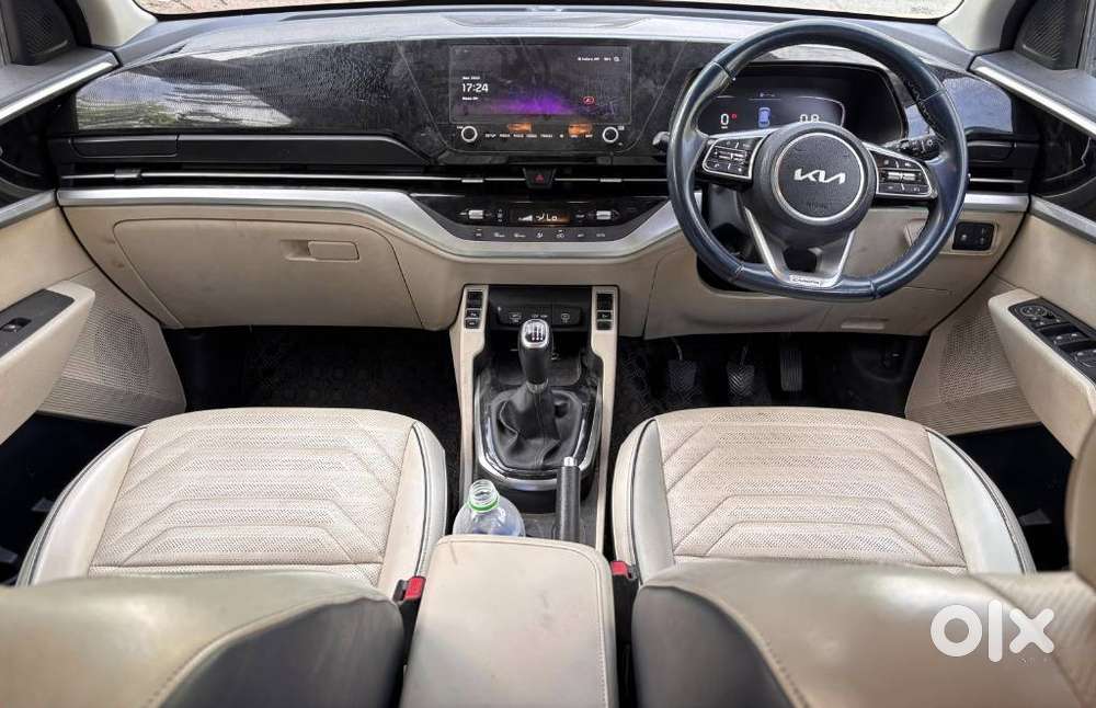 Kia Carens 1.4 Luxury 7 Str, 2022, Petrol