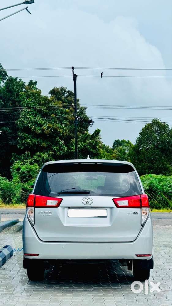 Toyota Innova Crysta Petrol 2016