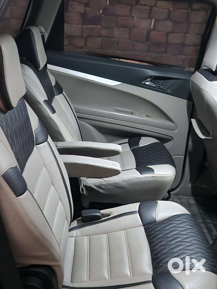Mahindra Marazzo M6, 2018, Diesel