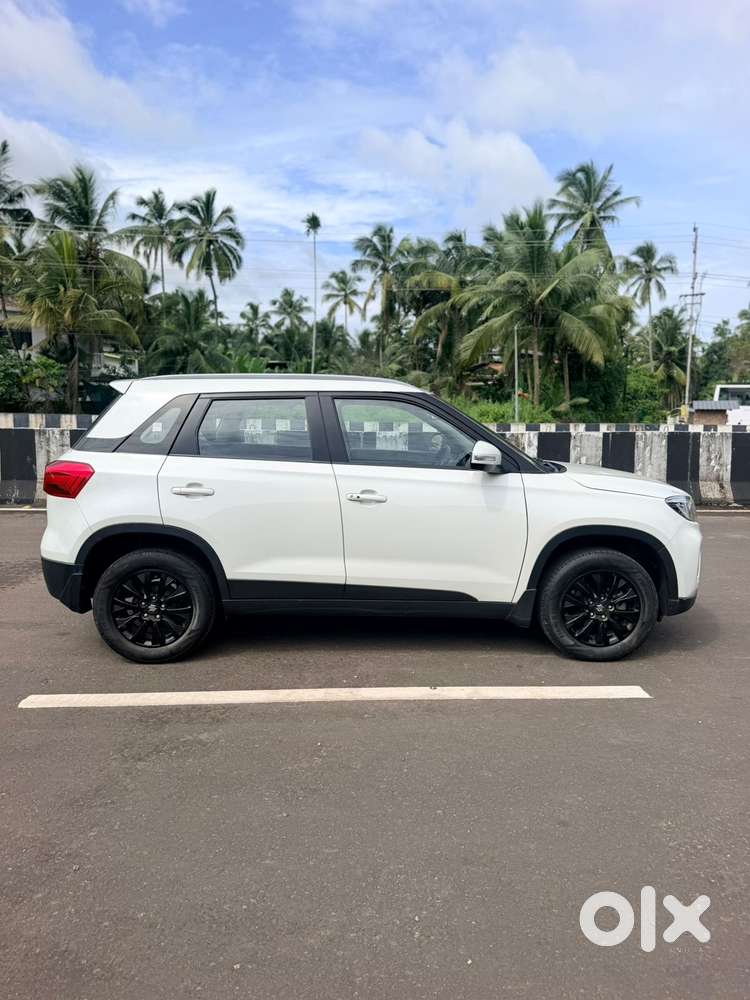 Maruti Suzuki Brezza 1.5 Zxi At Smart Hybrid, 2021, Petrol