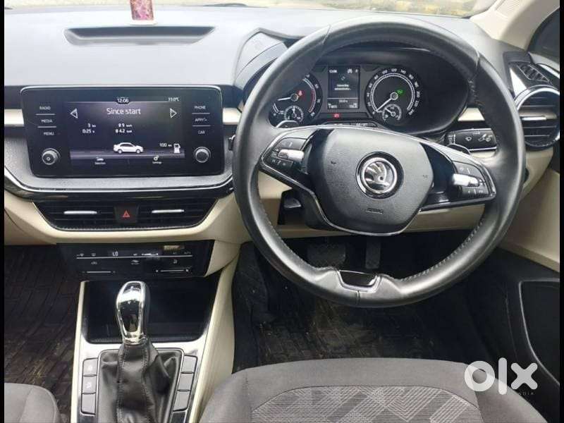 Skoda Slavia 1.0 Ambition Tsi, 2023, Petrol