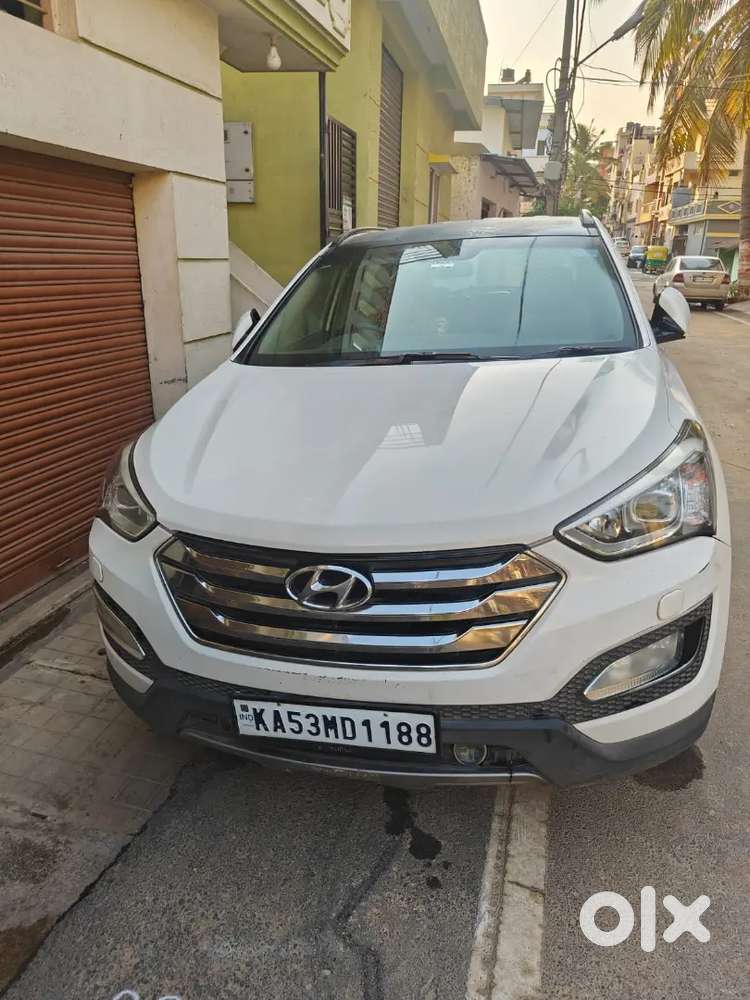 Hyundai Santa Fe 2016 Diesel 261000 Km Driven