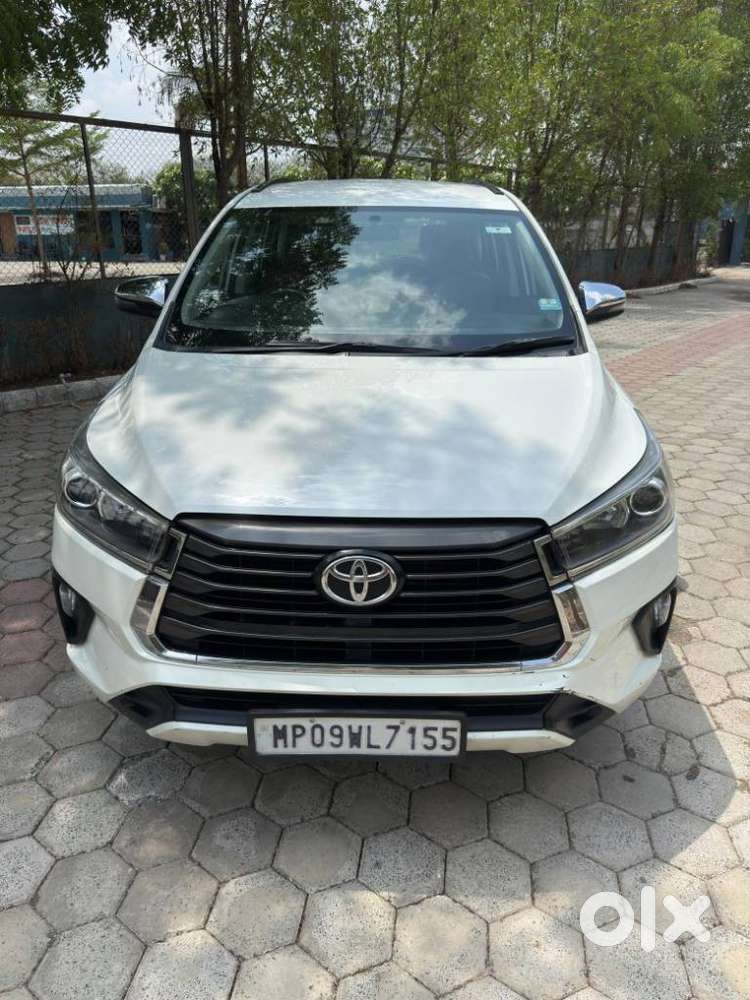 Toyota Innova Crysta 2.8 Zx At 7 Seater, 2022, Diesel