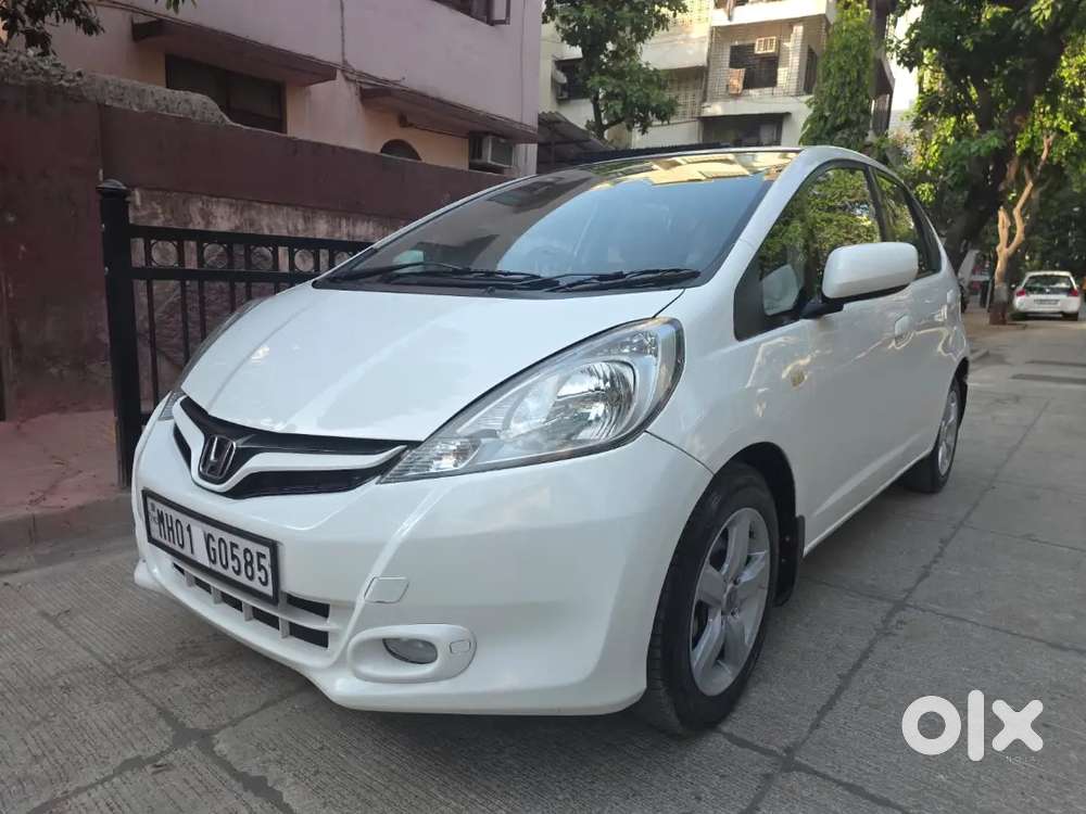 2013 Honda Jazz Vmt Top Model Petrol First Owner For Just Rs 2,85,000/