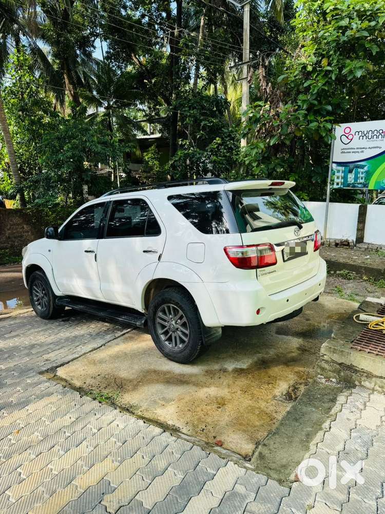 Toyota Fortuner 3.0 4x4 Manual, 2011, Diesel