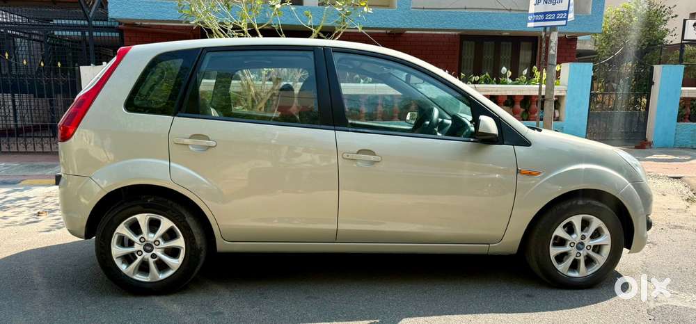 Ford Figo 2010-2012 Petrol Titanium, 2012, Petrol